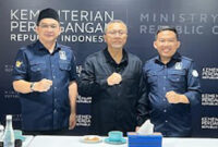 Dwi Jaya Saputra (kanan) pose berama Ketua Umum PAN, Zulkifli Hasan (Zulhas).