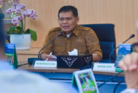 Plh Sekda NTB, HL Moh. Faozal mewakili Gubernur NTB saat FGD di Gedung Bank NTB Syariah, Selasa (24/2/2026).