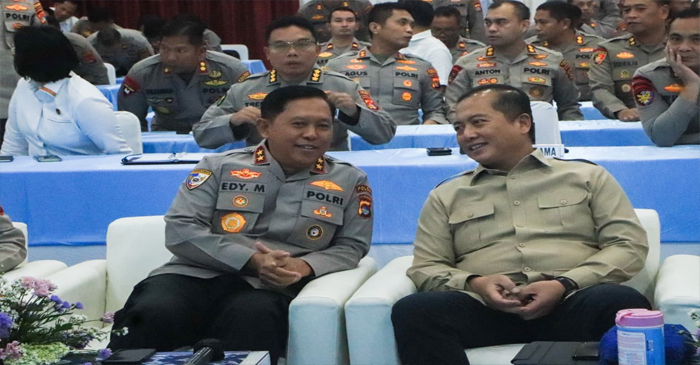 Gubernur NTB, Lalu Muhamad Iqbal bersama Kapolda NTB, Irjen Pol Edy Murbowo, di sela-sela Rapat Pimpinan Polda NTB Tahun 2026, di Gedung Sasana Dharma Polda NTB, Jumat (20/2/2026).