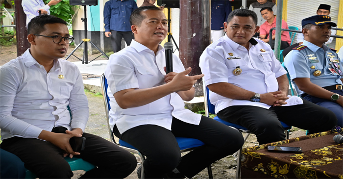 Gubernur NTB, Lalu Muhamad Iqbal (dua dari kiri) saat turun langsung ke Kabupaten Lombok Utara (KLU) untuk memastikan Desa Berdaya tepat sasaran dan berbasis potensi lokal.