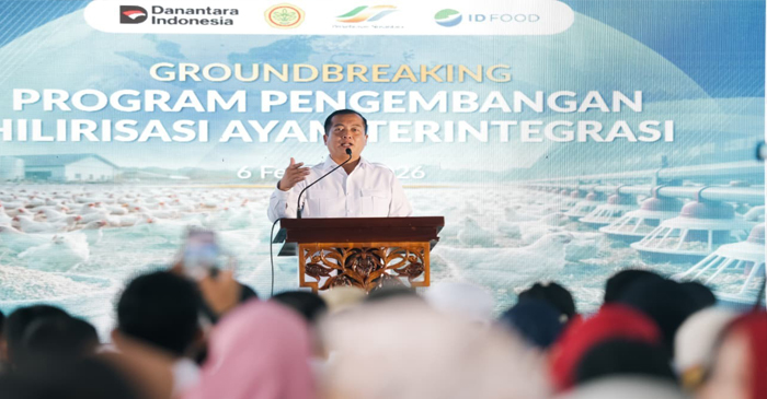 Gubernur NTB, Lalu Muhamad Iqbal saat memberikan sambutan pada acara peletakan batu pertama pembangunan industri perunggasan terintegrasi (integrated poultry industry) di Desa Srading, Kecamatan Moyo Hilir, Kabupaten Sumbawa, Jumat (6/2/2026).
