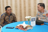 Bupati Lotim, H Haerul Warisin saat bersama Kapolda NTB, Irjen Pol Edy Murbowo.