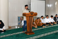 Bupati Lotim, H Haerul Warisin, saat memberikan sambutan pada acara pembukaan kegiatan bimbingan manasik haji tingkat kabupaten tahun 1447 Hijriah/2026 Masehi, di Masjid Al-Mujahidin Selong, pada Selasa (10/2/2026).