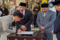 Suasana penandatanganan berita acara pelantikan pejabat eselon III dan IV.