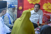 Di sela-sela Safari Ramadan, Gubernur NTB, Lalu Muhamad Iqbal menyempatkan diri untuk meninjau langsung ke sejumlah warga di Desa Barebali.