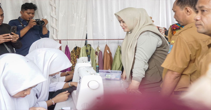 Wagub NTB, Indah Dhamayanti Putri saat melakukan Safari Ramadan di SMK Negeri 3 Kota Bima, pada Senin (2/3/2026).