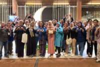 Manajemen Aruna Senggigi Resort & Convention saat pose bersama awak media di sela-sela acara buka puasa bersama.