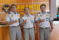 DARI KIRI: Ketua Tim Kerja Karantina Hewan Balai Karantika Hewan, Ikan & Tumbuhan Provinsi NTB, Amirullah;  