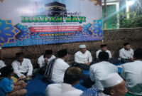 Anggota DPR RI Fraksi NasDem, H. Fauzan Khalid saat menemui Calon Jemaah Haji (CJH) di Desa Penimbung, Kecamatan Gunungsari, Kabupaten Lombok Barat (Lobar), pada Ahad (12/4/2026).