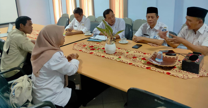 Suasana rapat bahas peluncuran aplikasi aduan cepat untuk penanganan kasus kekerasan terhadap perempuan dan anak.