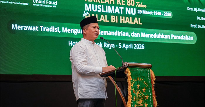 Gubernur NTB, Lalu Muhamad Iqbal saat memberikan sambutan pada acara pelantikan Pimpinan Cabang Muslimat Nahdlatul Ulama se-NTB di Hotel Lombok Raya, Mataram, pada Minggu (5/4/2026).