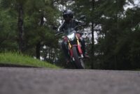 Karakteristik jalan di NTB yang didominasi tanjakan, turunan, tikungan panjang, hingga cuaca panas, menjadi tantangan tersendiri, terutama bagi pengendara sepeda motor Honda.