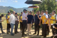 Gubernur NTB, Lalu Muhamad Iqbal saat mendampingi Menteri PU, Dody Hanggodo, dalam rangka meninjau lokasi rencana pembangunan Sekolah Rakyat di Desa Pandai, Kecamatan Woha, Kabupaten Bima.