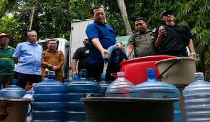 Gubernur Lagi Isi Air