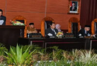Suasana rapat paripurna DPRD Lotim yang digelar di ruang rapat utama (Rupatama) DPRD Lotim, Senin (6/7/2026).