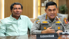 M. Sahril Amin (kiri) dan Komjen Pol Karyoto (kanan).