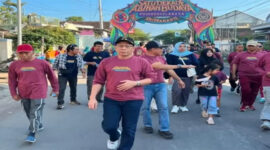 Wabup Lotim, HM Edwin Hadiwijaya bersama ribuan warga memadati kawasan Tugu Juang Pringgasela Raya (Tugu Mopra), pada Ahad (19/7/2026), untuk mengikuti car free day (CFD) dan jalan santai yang menjadi pembuka rangkaian acara Alunan Budaya Pringgasela 2026. 