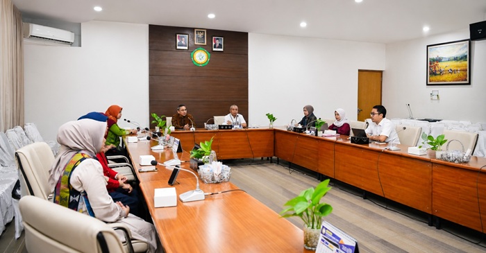 Bank NTB Syariah resmi menjalin kerja sama strategis dengan Universitas Islam Al-Azhar (UNIZAR) Mataram yang ditandai dengan penandatanganan MoU tentang Penguatan Tridarma Perguruan Tinggi dan Pengembangan SDM.