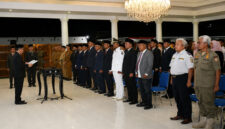 Suasana pengambilan sumpah jabatan para pejabat di lingkup Pemkab Lombok Timur yang terkena mutasi.