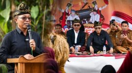Suasana pembukaan Jeruk Manis Festival IV oleh Sekda Lombok Timur, HM. Juaini Taofik, di Lapangan Desa Jeruk Manis, Kecamatan Sikur, Kabupaten Lombok Timur, pada Selasa (11/8/2026).