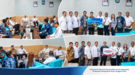 Suasana penyerahan bantuan kemanusiaan untuk masyarakat korban bencana gempa bumi di Provinsi NTT oleh FKIJK Wilayah NTB bersama BMPD Provinsi NTB, yang diterima langsung oleh Kepala Dinas Kominfotik NTB, Ahsanul Khalik, di ruang kerjanya, pada Rabu (19/8/2026).