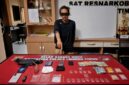 Ini terduga pengedar sabu 26,44 gram yang berhasil dibekuk Satresnarkoba Polres Lombok Timur, di Hotel Dewi Tunjung Biru, Desa Labuhan Pandan, Kecamatan Sambelia, Kabupaten Lombok Timur.