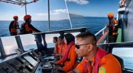 Tim SAR memperluas pencarian ke barat daya Selat Lombok, pada Kamis (13/8/2026), terhadap lima penumpang KMP Putri Yasmin yang masih hilang.