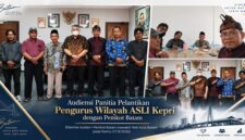 Panitia Pelantikan Pengurus Wilayah ASLI Provinsi Kepulauan Riau (Kepri) saat pose bersama usai audiensi dengan Pemerintah Kota Batam yang diterima oleh Asisten I Pemkot Batam, Yuspa mewakili Wali Kota Batam, Kamis (17/9/2026).