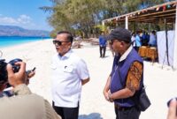 Gubernur NTB, Lalu Muhamad Iqbal saat berada di Kayangan, Labuhan Lombok.