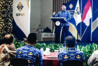 Gubernur NTB, Lalu Muhamad Iqbal saat memberikan sambutan pada acara puncak HWN ke-26, HUT APWI ke-6, sekaligus Jamnas APWI ke-4, di Hotel Lombok Garden, Mataram, Senin (21/9/2026).
