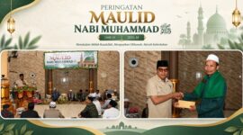 Bupati Lombok Timur, H. Haerul Warisin saat menghadiri peringatan Maulid Nabi Muhammad SAW, di Bagik Nyaka, Kecamatan Aikmel.