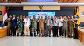 Pose bersama usai pembukaan Simulasi Penanggulangan Bencana.