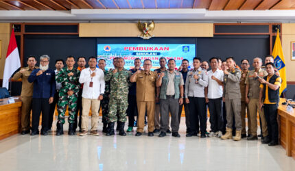 Pose Usai Pembukaan Simulasi